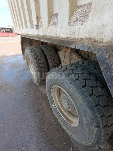 Ford Cargo-4