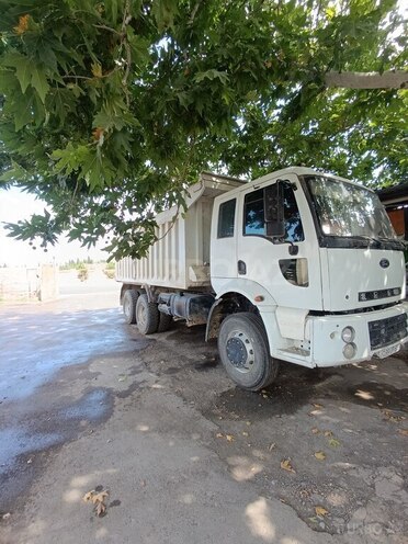 Ford Cargo-3