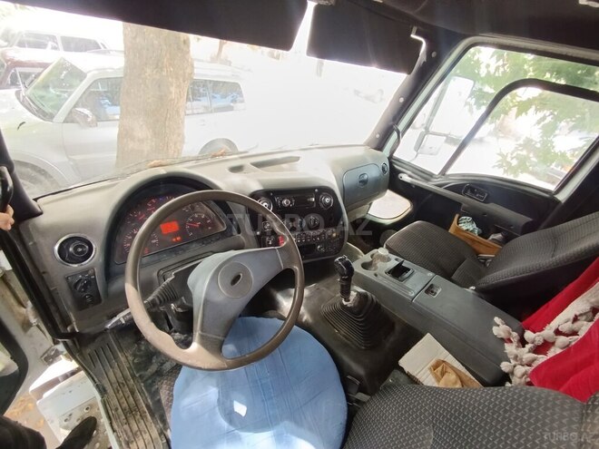 Ford Cargo-9