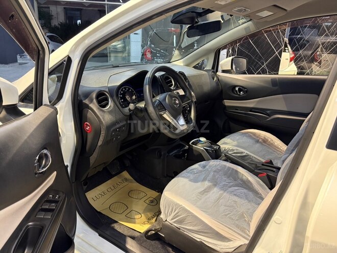 Nissan Note-5