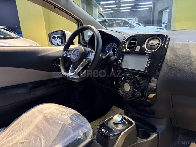 Nissan Note-7