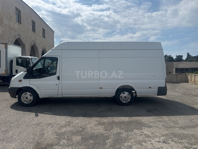 Ford Transit-3