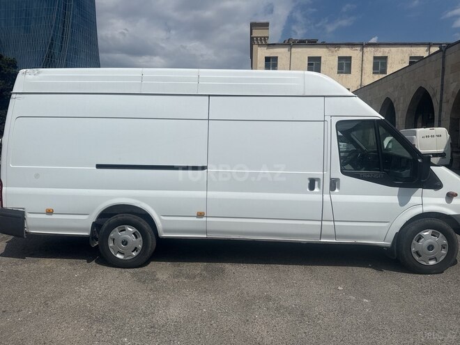 Ford Transit-5