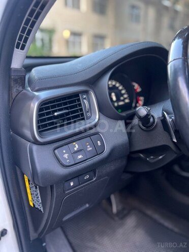 Kia Sorento-19