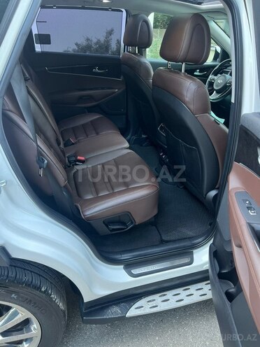 Kia Sorento-17
