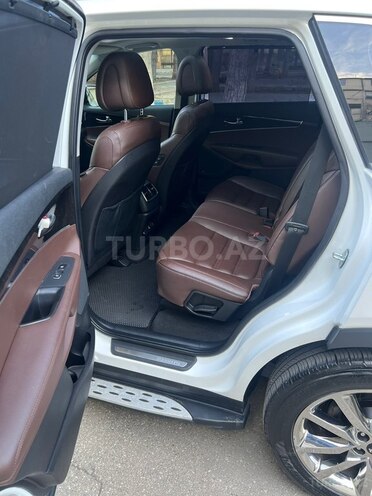 Kia Sorento-16