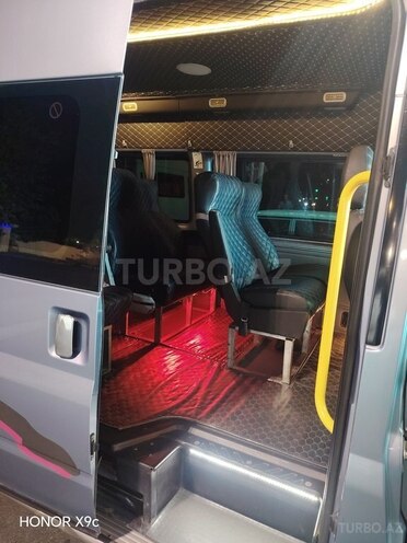 Ford Transit-13