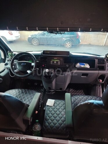 Ford Transit-10