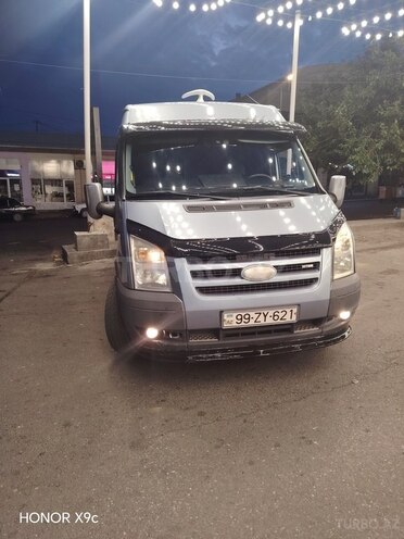 Ford Transit-7