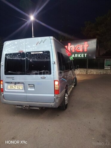 Ford Transit-17