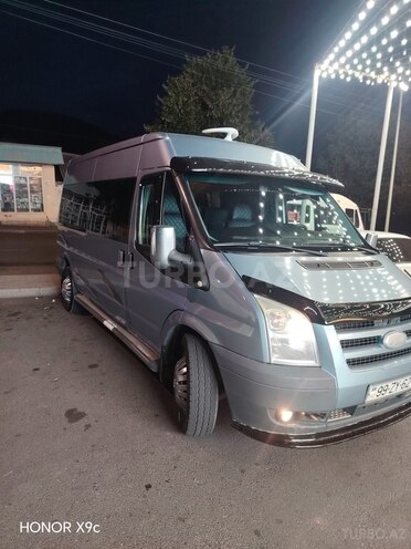 Ford Transit-4