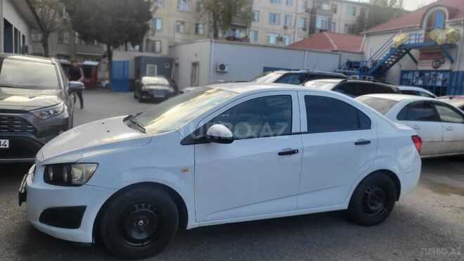 Chevrolet Aveo-10