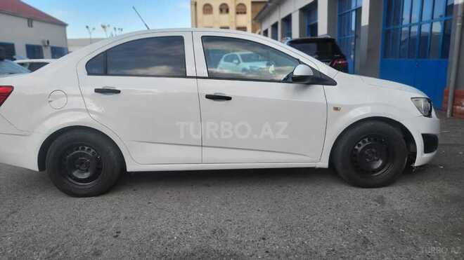 Chevrolet Aveo-11