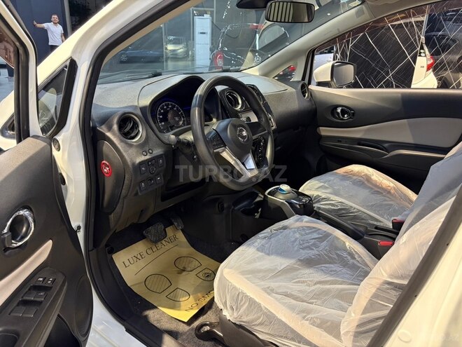 Nissan Note-5