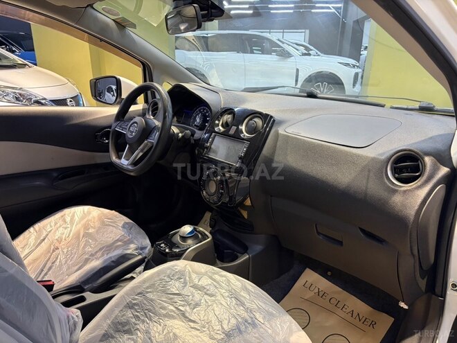 Nissan Note-7
