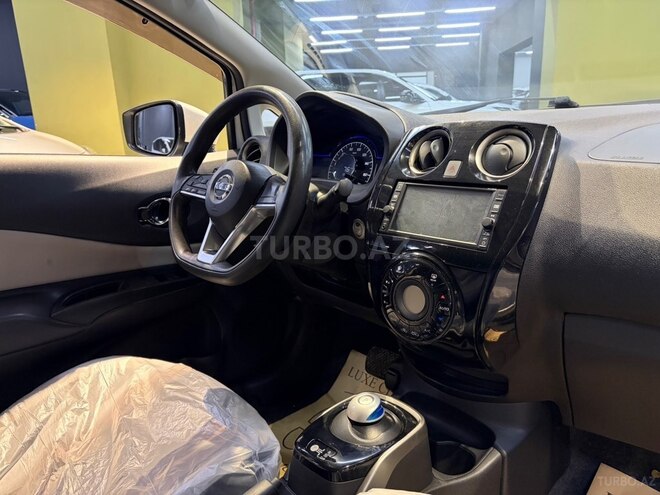 Nissan Note-8
