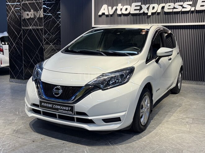Nissan Note-8
