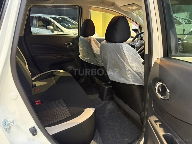 Nissan Note-7