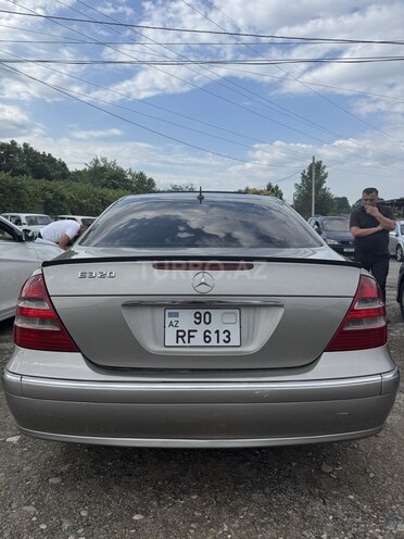 Mercedes E 320-4