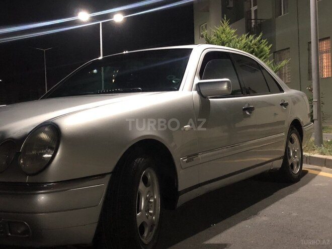 Mercedes E 200-4