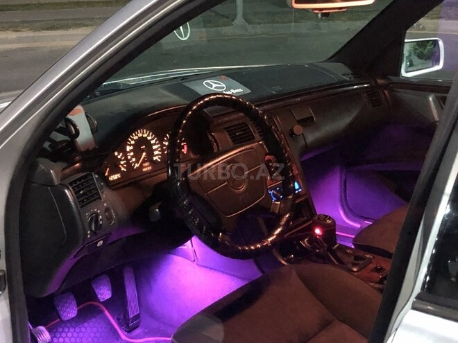 Mercedes E 200-5