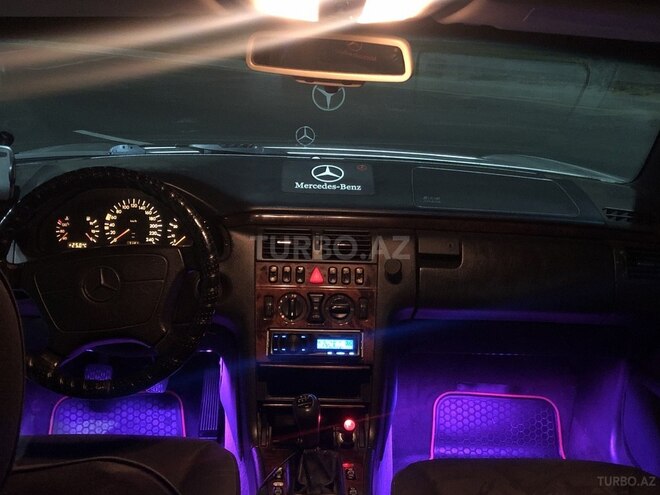 Mercedes E 200-7