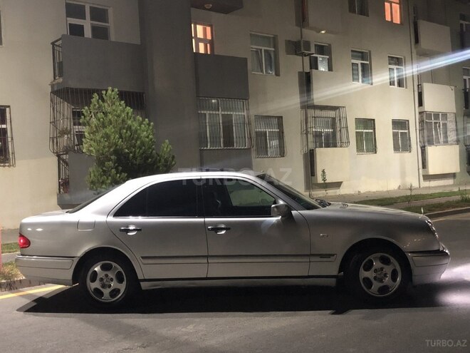 Mercedes E 200-3