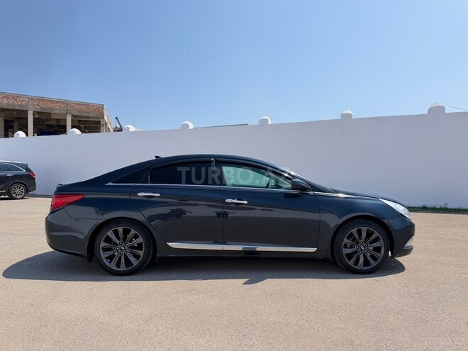 Hyundai Sonata-2