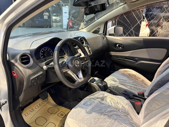 Nissan Note-5