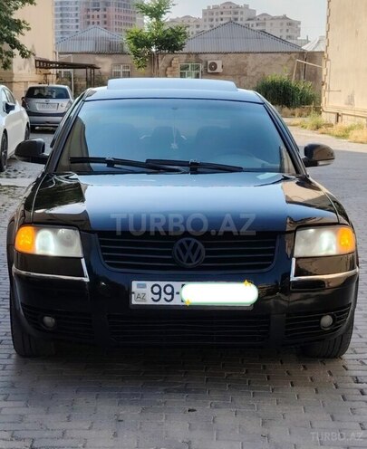 Volkswagen Passat-1