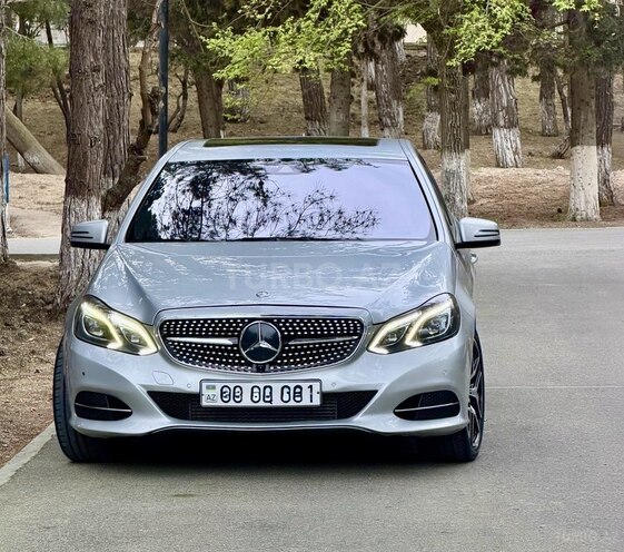 Mercedes E 220-1