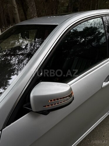 Mercedes E 220-12