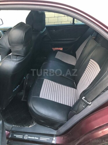 Mercedes E 240-6