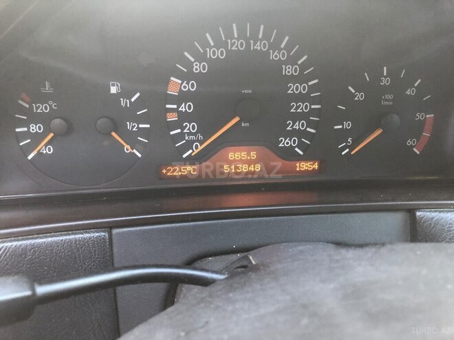 Mercedes E 240-9
