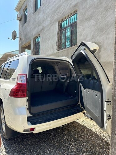 Toyota Land Cruiser Prado-5