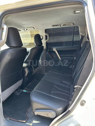 Toyota Land Cruiser Prado-6
