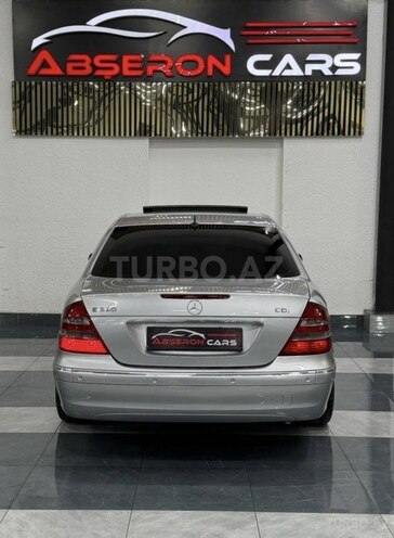 Mercedes E 320-9