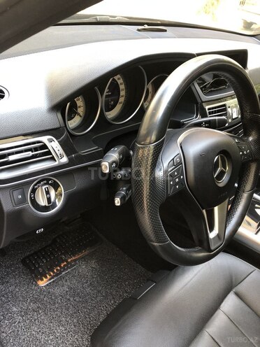 Mercedes E 220-13