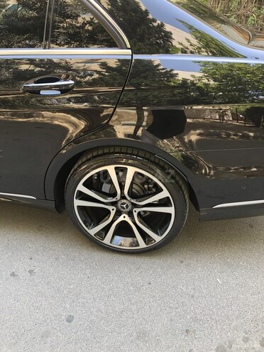 Mercedes E 220-10