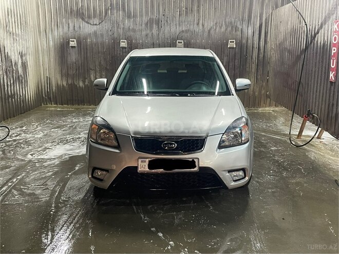Kia Rio-1