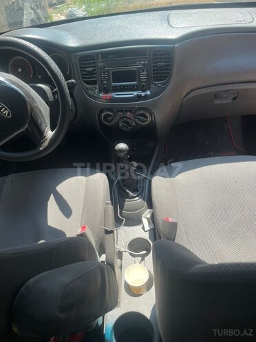 Kia Rio-8