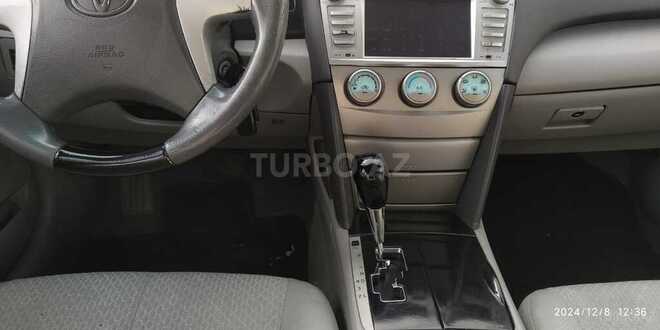 Toyota Camry-13