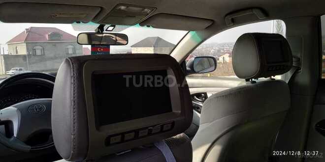 Toyota Camry-12