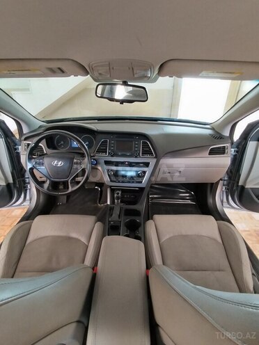 Hyundai Sonata-14