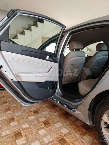 Hyundai Sonata-11