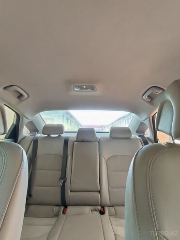 Hyundai Sonata-20