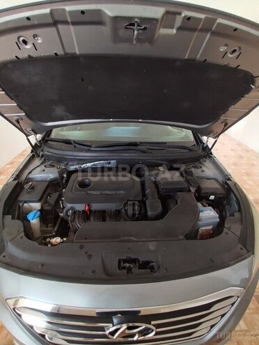 Hyundai Sonata-19