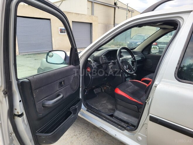 Land Rover Freelander-5