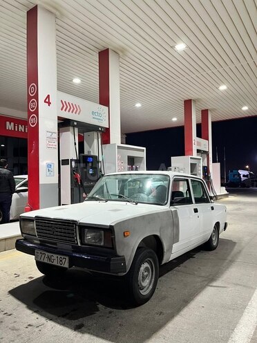 LADA (VAZ) 2107-4