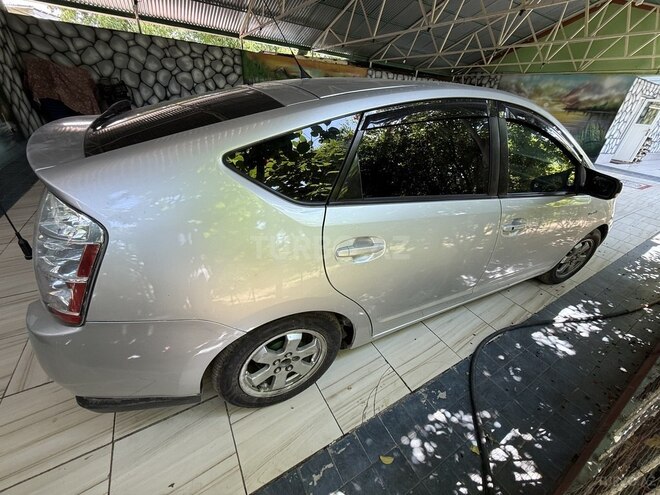 Toyota Prius-4